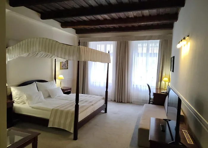 Hotel Embassy