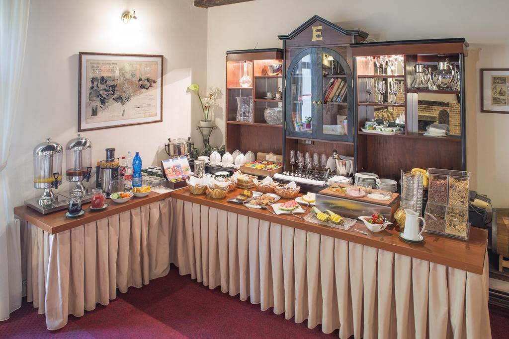 Отель Hotel Embassy