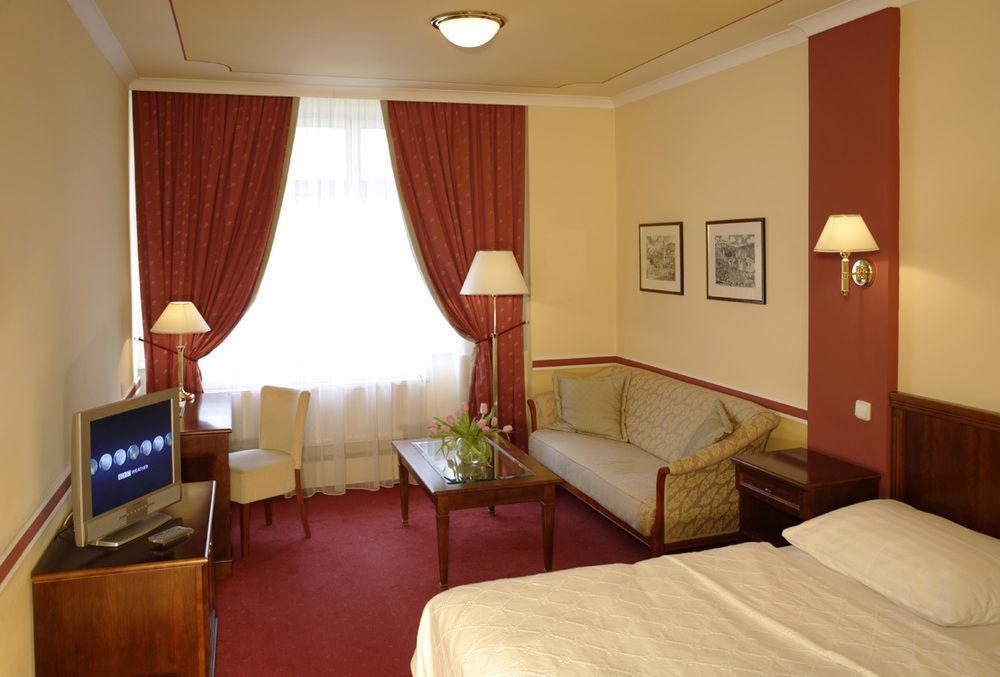 Hotel Embassy 4* Карловы Вары