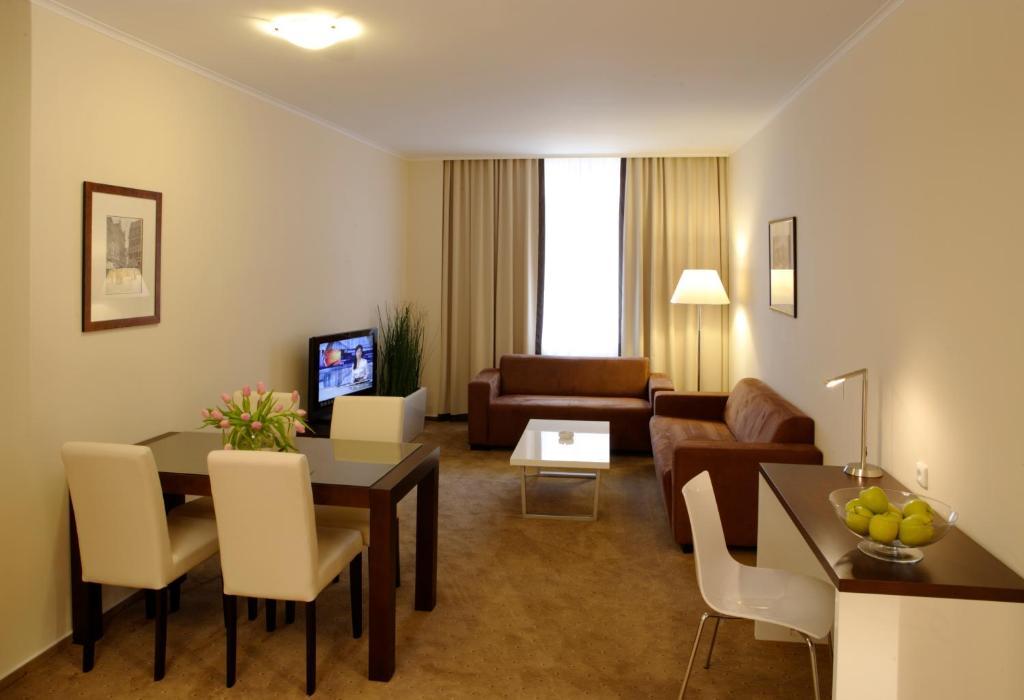 Hotel Embassy Карловы Вары