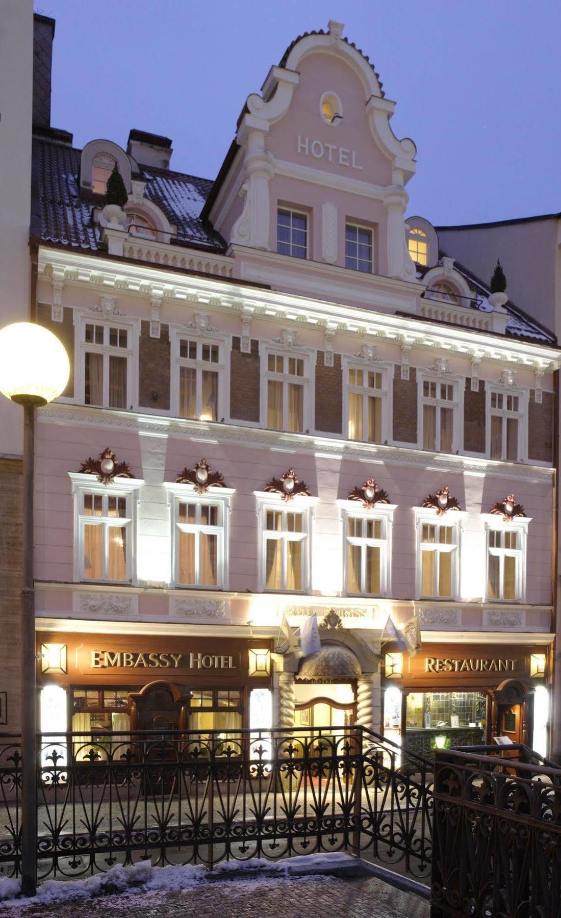 Отель Hotel Embassy Карловы Вары